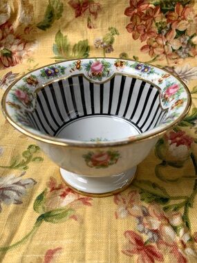 Noritake White Porcelain Pedestal Bowl with Pink Roses and Gold Trim